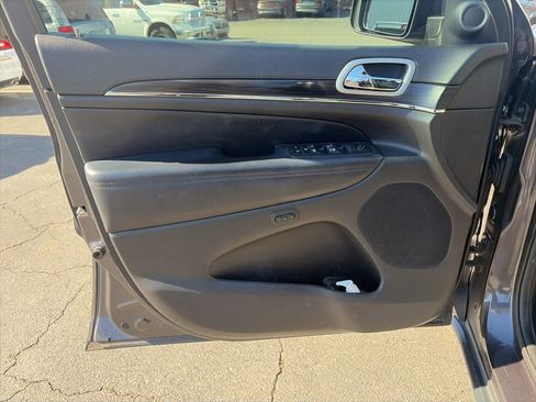 Used 2020 Jeep Grand Cherokee Limited w/ Luxury Group II image 13