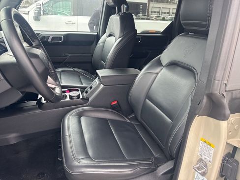 Used 2025 Ford Bronco Outer Banks image 20