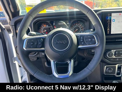Used 2025 Jeep Wrangler Sahara w/ Safety Group image 17