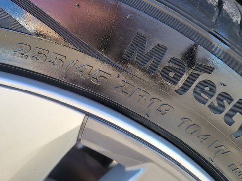 Used 2023 Tesla Model Y Long Range image 17