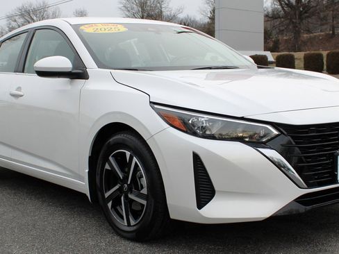 Certified 2025 Nissan Sentra SV image 4