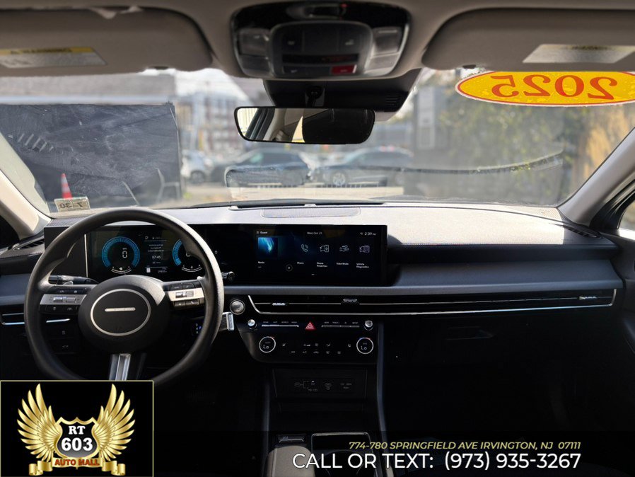 Used 2025 Hyundai Sonata SEL FWD image 12