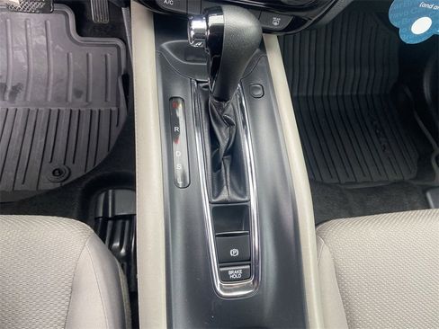 Used 2018 Honda HR-V LX image 15