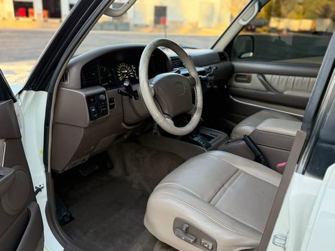 Used 1997 Toyota Land Cruiser Sport Utility 4D image 34