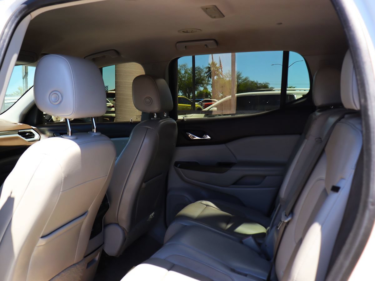 Used 2020 GMC Acadia SLT w/ LPO, Cargo Package FWD image 36