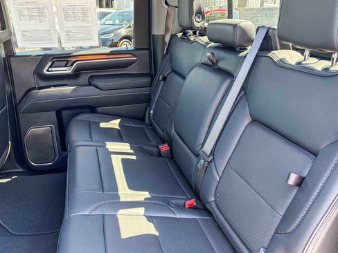 Used 2025 GMC Sierra 2500 Denali AWD/4WD image 17
