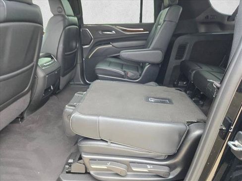 Used 2024 Cadillac Escalade ESV Luxury RWD image 16