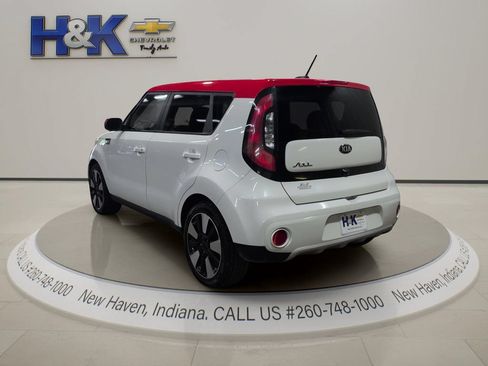 Used 2017 Kia Soul + w/ Designer's Package FWD image 4
