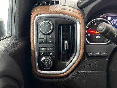 Used 2022 Chevrolet Silverado 2500 High Country w/ Z71 Off-Road Package AWD/4WD image 25