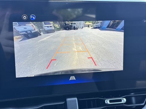 New 2026 Chevrolet Equinox LT w/ Convenience Package II FWD image 25