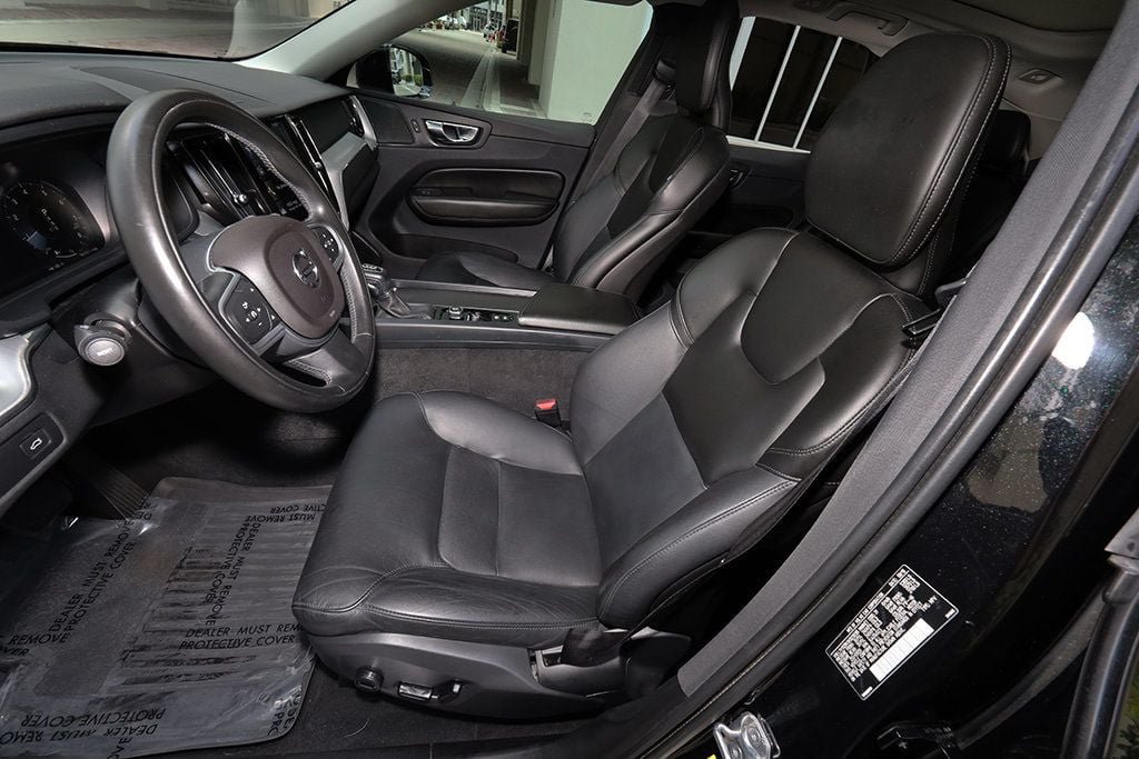 Used 2019 Volvo XC60 T5 Momentum w/ Multimedia Package AWD/4WD image 6