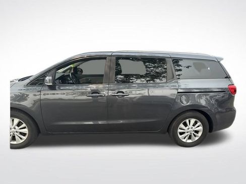 Used 2016 Kia Sedona LX w/ LX Essentials Premium Package FWD image 2