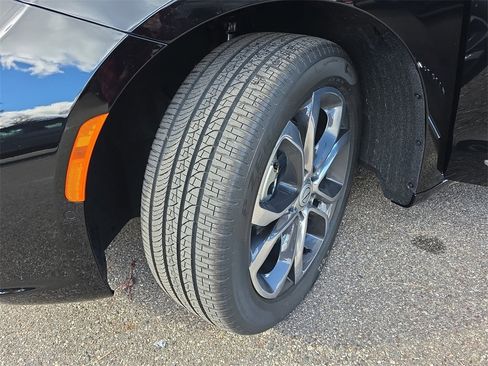 New 2026 Chrysler Pacifica Pinnacle w/ Trailer Tow Group image 35