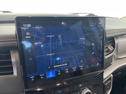 Used 2024 Ford Expedition Max XLT image 13