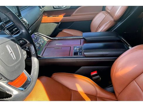 Used 2021 Lincoln Navigator Reserve AWD/4WD image 17
