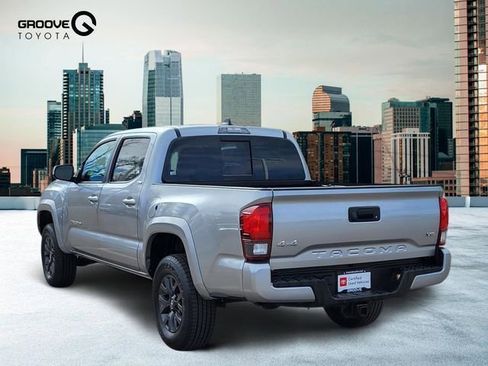 Used 2023 Toyota Tacoma SR5 w/ Technology Package image 3