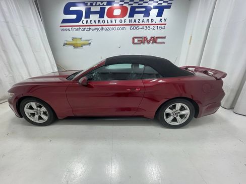 Used 2017 Ford Mustang Convertible RWD image 8