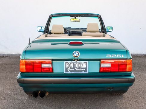 Used 1992 BMW 325i Convertible RWD image 20