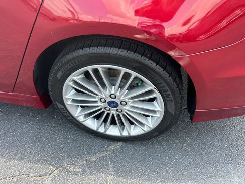 Used 2013 Ford Fusion SE FWD image 19
