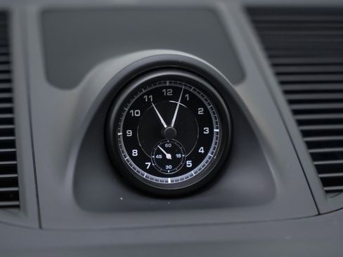 Used 2025 Porsche Macan S image 21