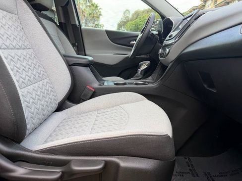 Used 2023 Chevrolet Equinox LS AWD/4WD image 54