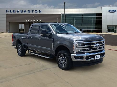 Used 2025 Ford F250 Lariat AWD/4WD image 7