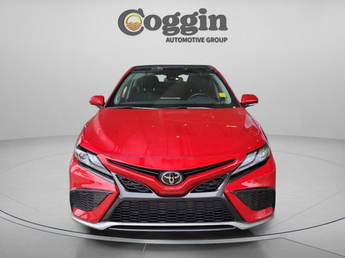 Used 2022 Toyota Camry XSE image 6