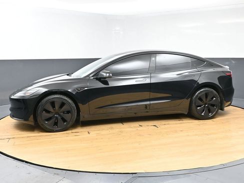 Used 2024 Tesla Model 3 Standard Range image 5