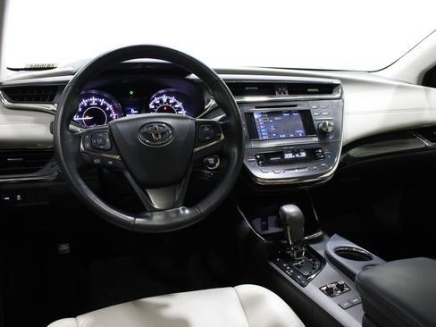 Used 2014 Toyota Avalon XLE Touring FWD image 2