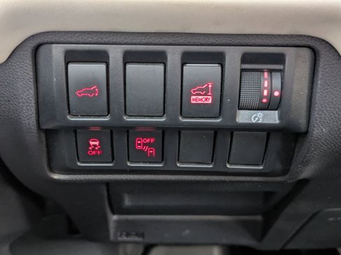 Used 2019 Subaru Ascent Limited w/ Popular Package #2 image 16