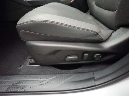 Used 2026 Subaru Outback Limited AWD/4WD image 29