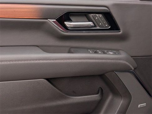 New 2026 GMC Yukon Denali w/ Advanced Technology Package image 12