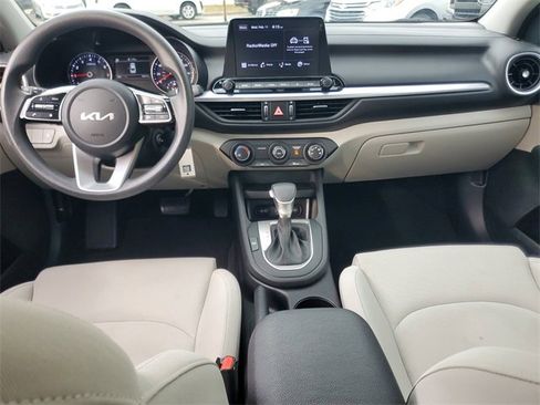 Used 2022 Kia Forte LXS w/ LXS Technology Package image 13