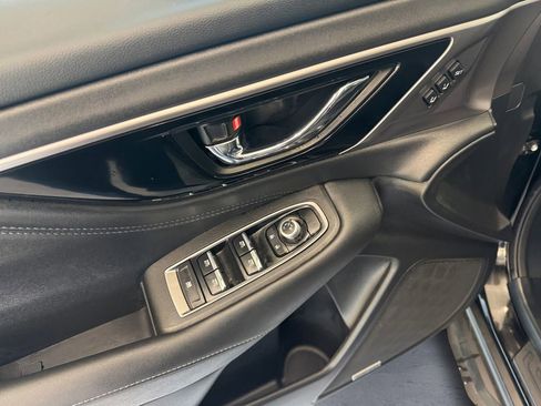 Used 2025 Subaru Outback Limited image 12