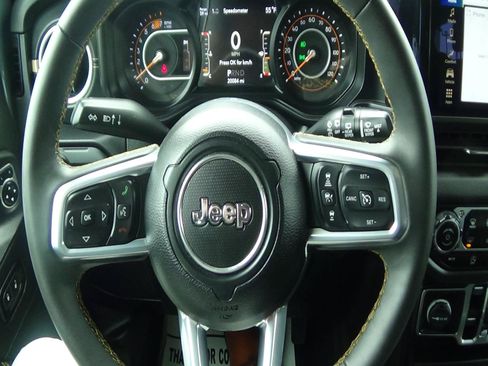 Used 2024 Jeep Wrangler Unlimited Sahara w/ Safety Group AWD/4WD image 20