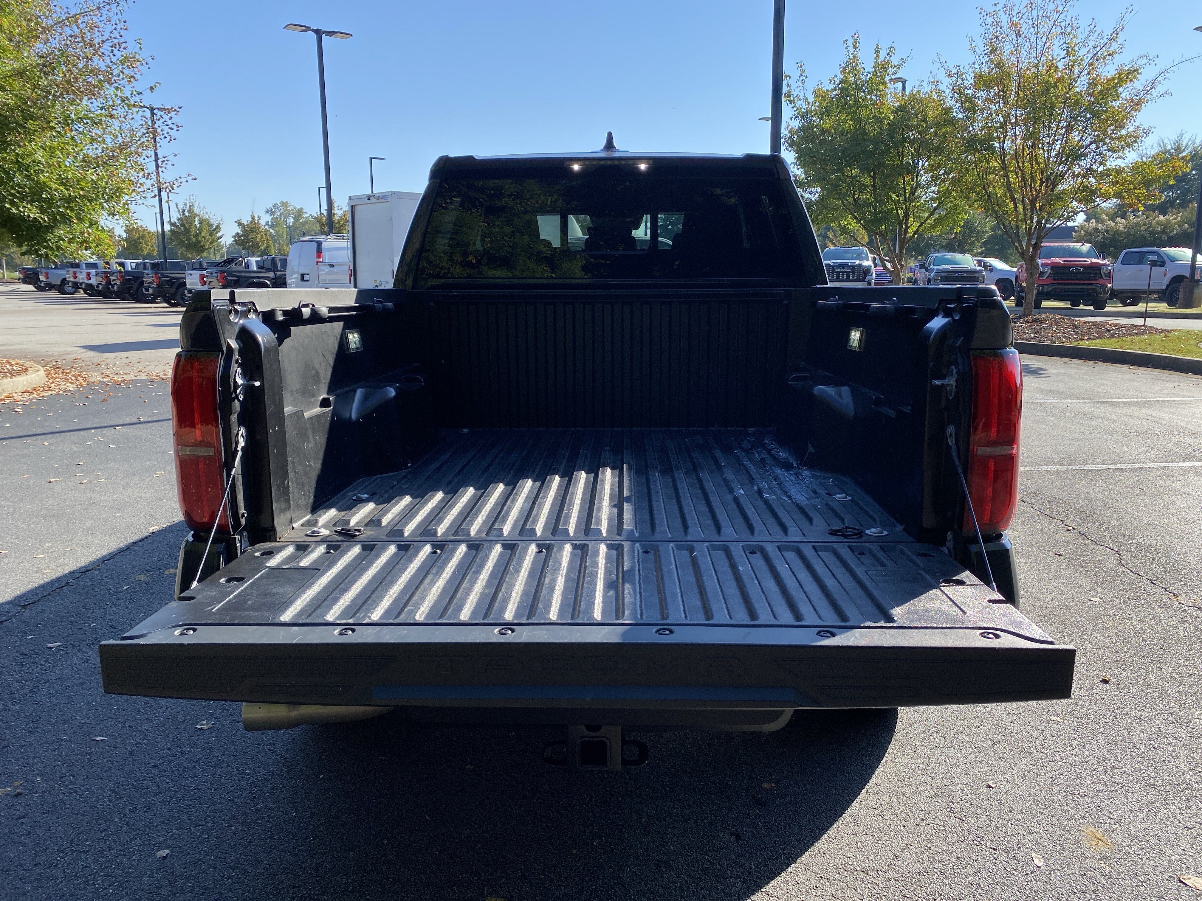 Used 2024 Toyota Tacoma SR5 w/ SR5 Upgrade Package AWD/4WD image 11