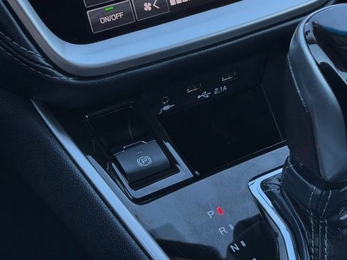 Certified 2022 Subaru Outback Limited XT image 16