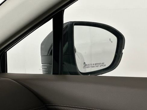 Used 2025 Nissan Murano Platinum w/ Cargo Package image 25