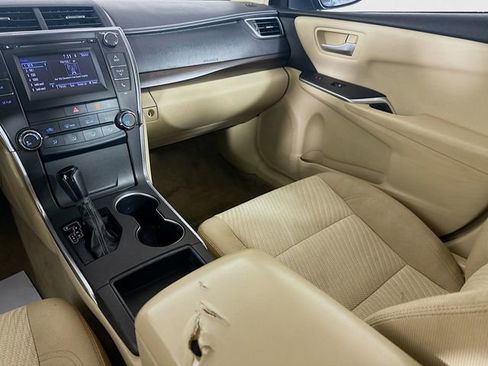 Used 2017 Toyota Camry LE image 22