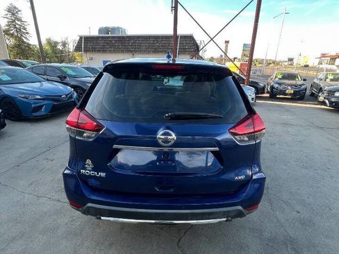 Used 2017 Nissan Rogue S AWD/4WD image 24