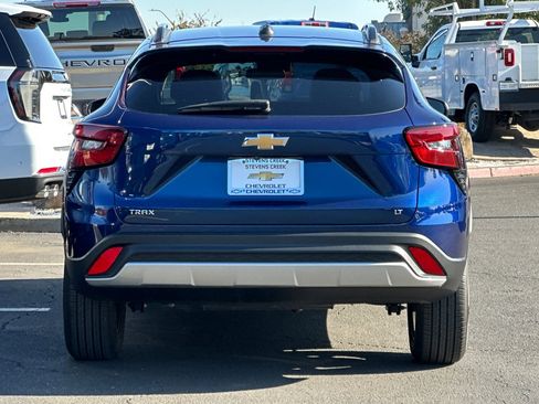 Used 2024 Chevrolet Trax LT image 6