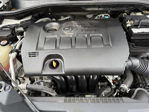 Used 2018 Toyota C-HR XLE image 30