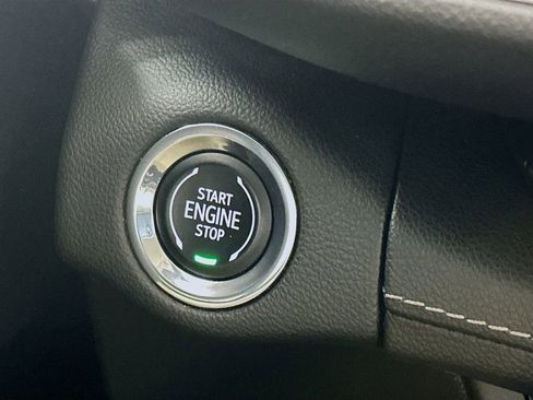 Used 2023 Buick Envision Essence image 19