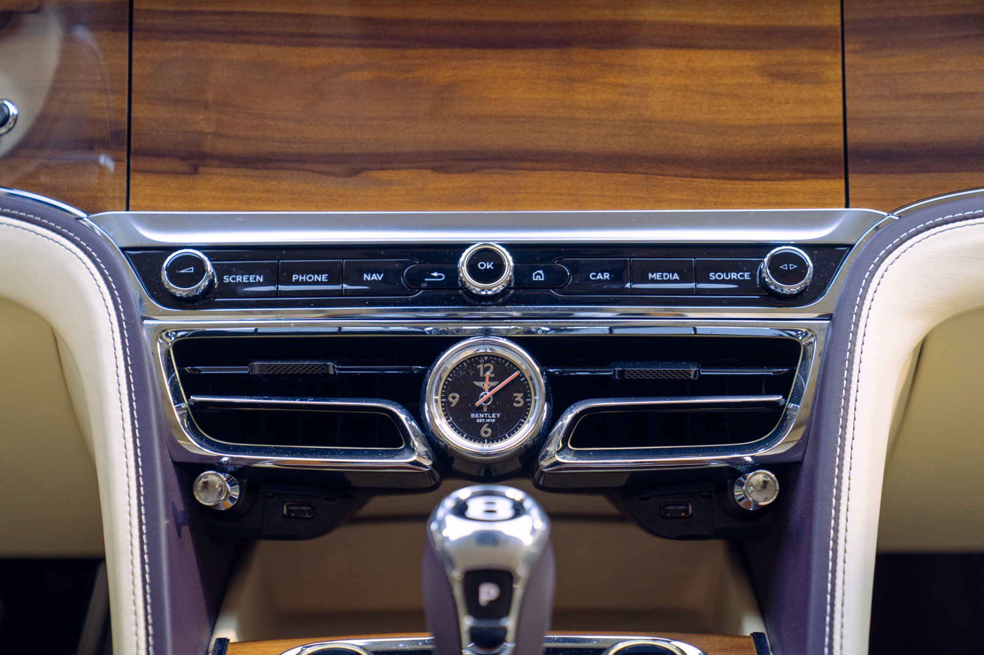 Used 2022 Bentley Flying Spur V8 AWD/4WD image 34