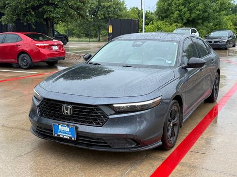 Used 2025 Honda Accord SE image 1