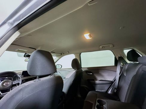 Used 2023 Nissan Rogue SV image 13