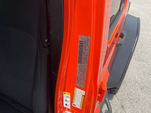 Used 2018 Jeep Wrangler Unlimited Sport S AWD/4WD image 26