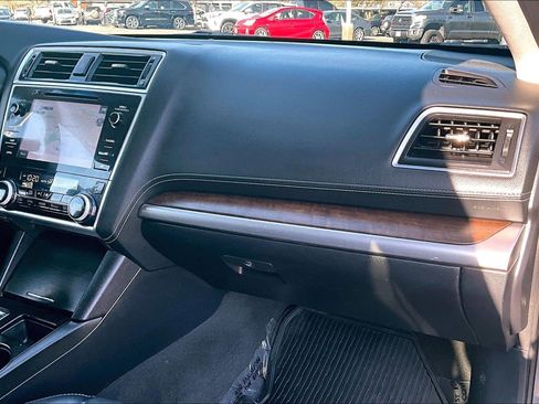 Used 2018 Subaru Outback 2.5i Limited image 14