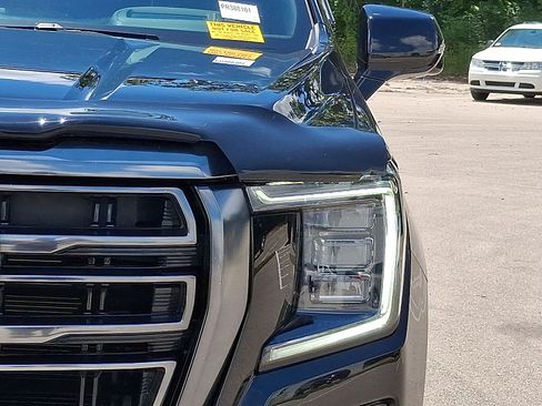 Used 2023 GMC Yukon XL AT4 w/ AT4 Premium Plus Package AWD/4WD image 28