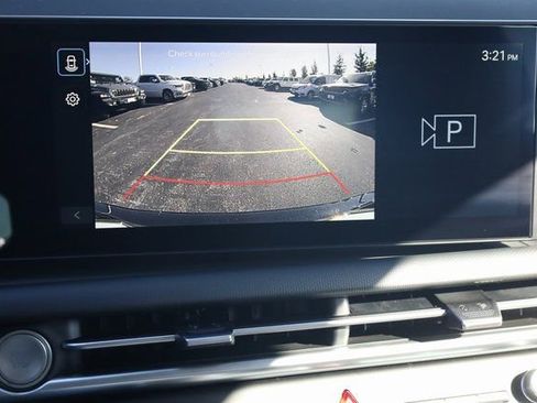 Used 2025 Hyundai Tucson SE image 21